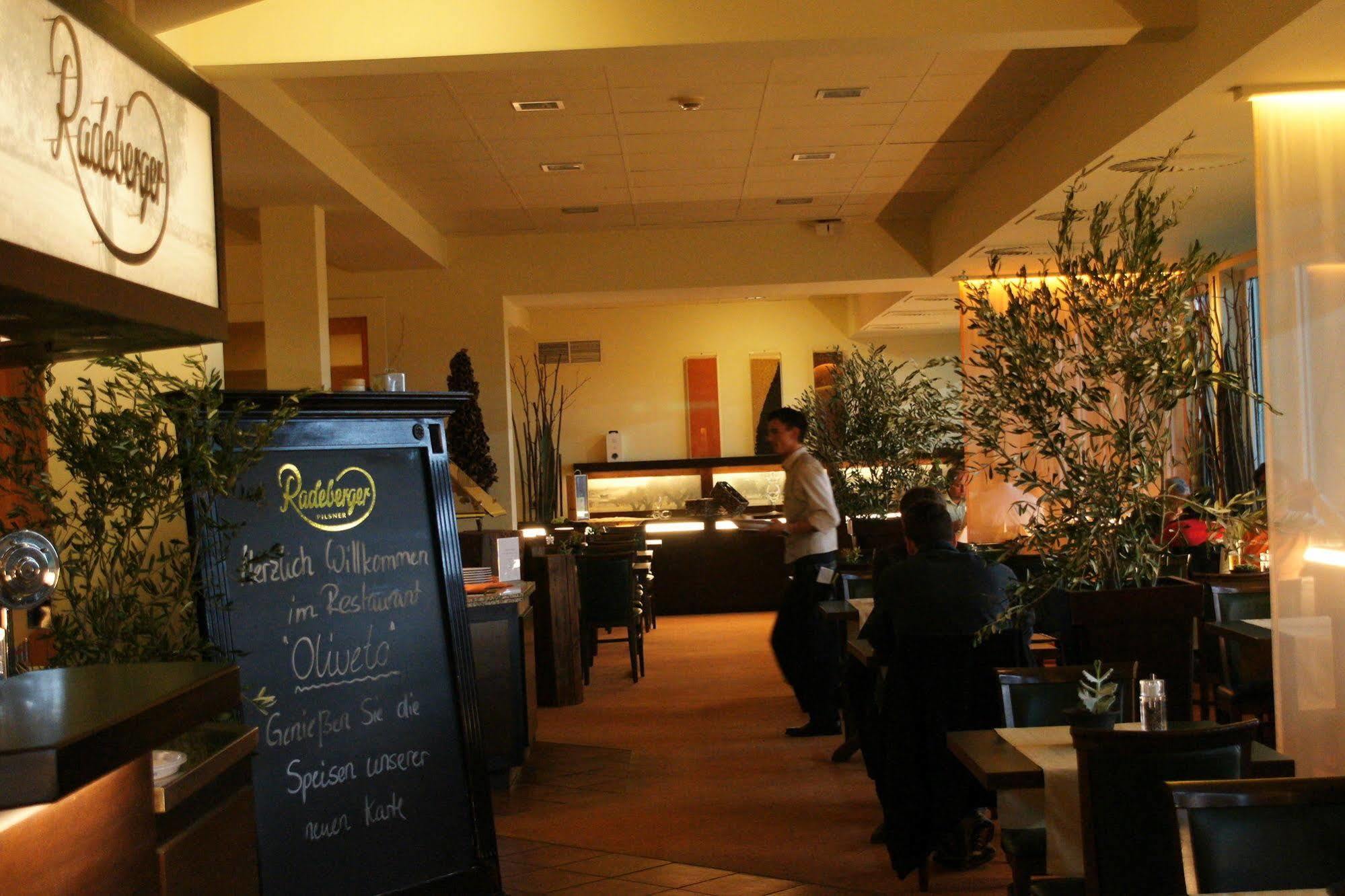 Hotel Sportwelt Radeberg Ngoại thất bức ảnh