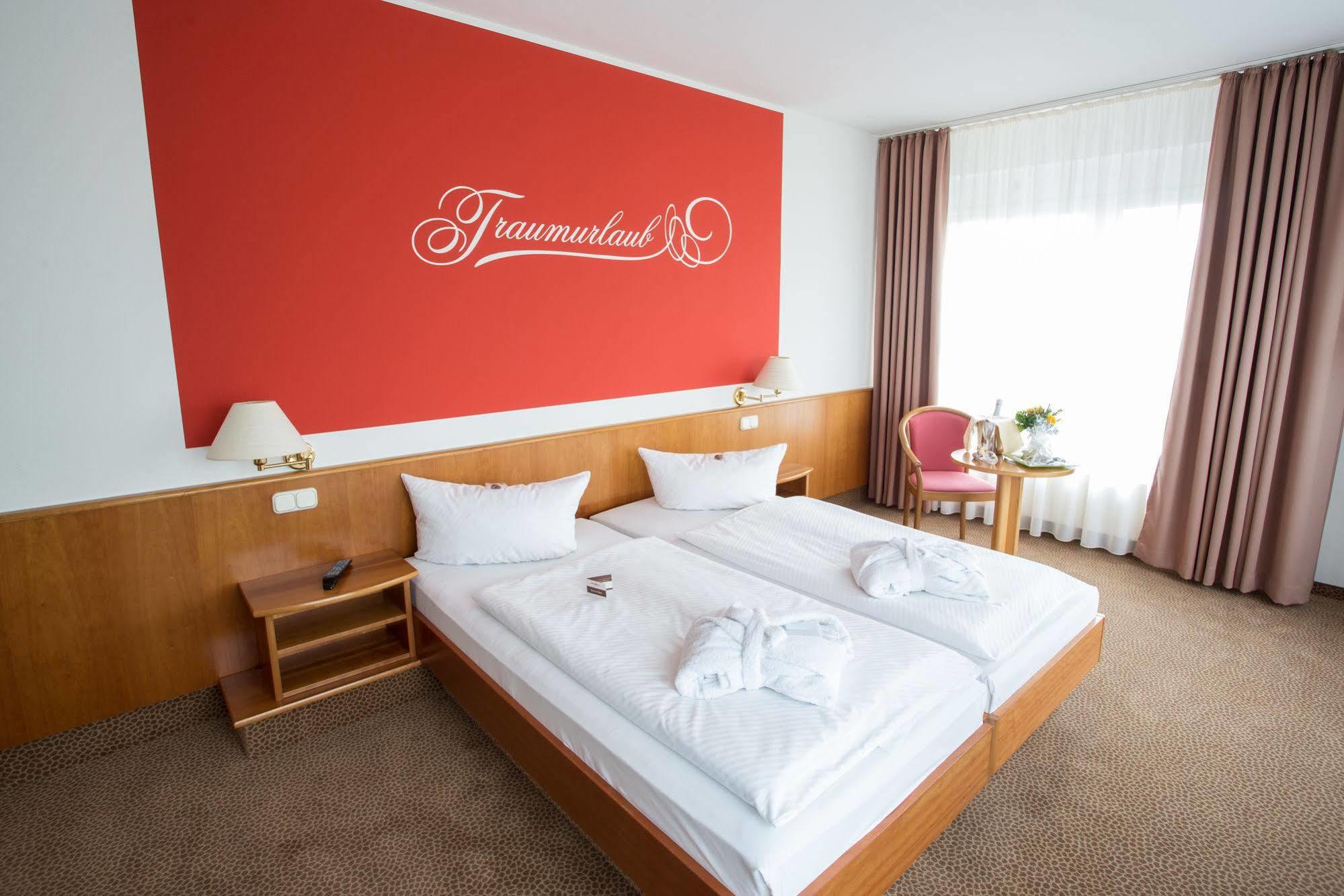 Hotel Sportwelt Radeberg Ngoại thất bức ảnh