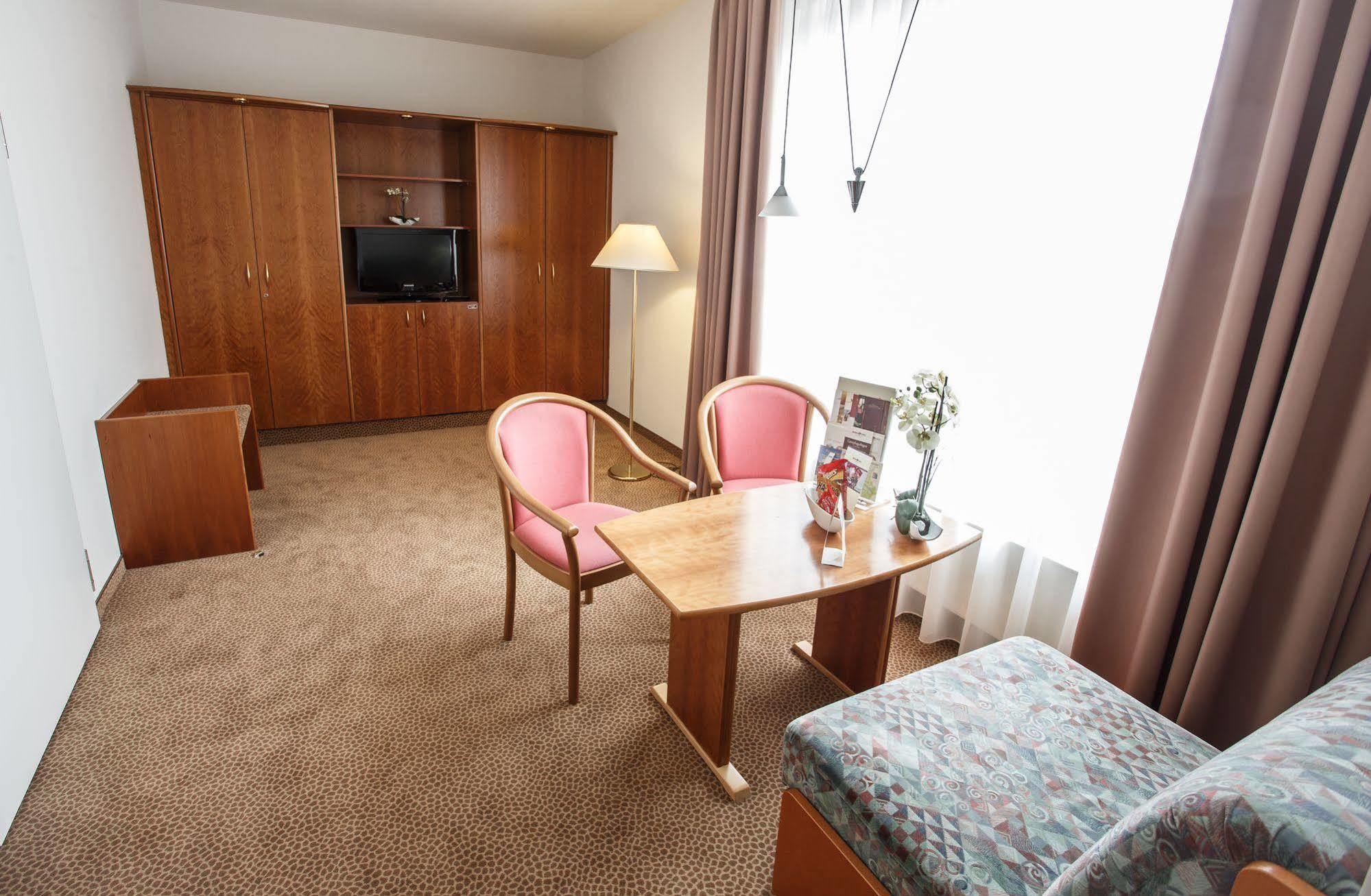 Hotel Sportwelt Radeberg Ngoại thất bức ảnh