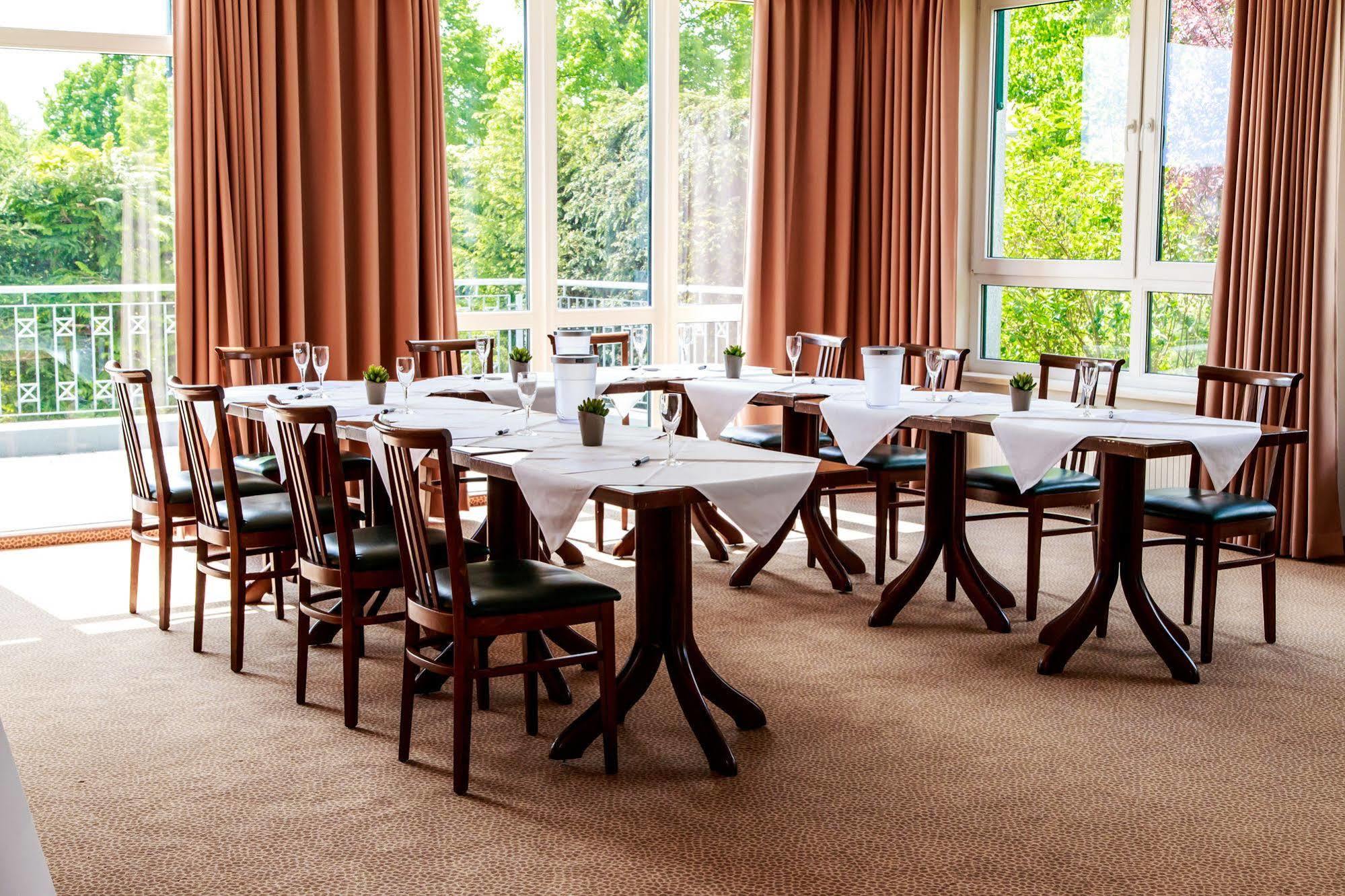 Hotel Sportwelt Radeberg Ngoại thất bức ảnh