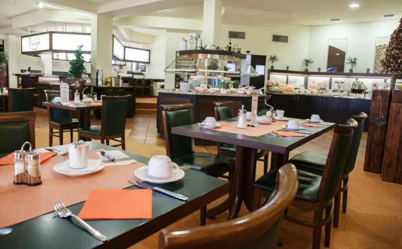 Hotel Sportwelt Radeberg Ngoại thất bức ảnh